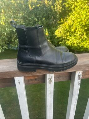 Steve Madden Men’s Chelsea style boots